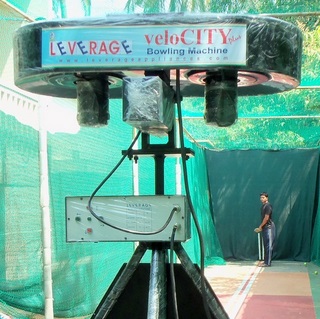 LEVERAGE VELOCITY PLUS BOWLING MACHINE FOR CRICKET