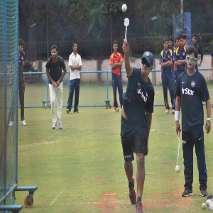 Rahul Dravid with Leverage SpeedArm Ball Thrower