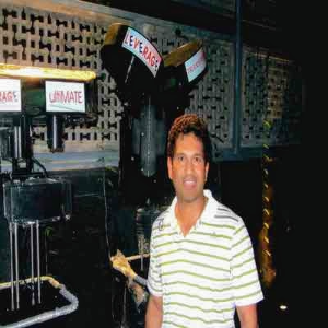 Sachin Tendulkar with Leverage Bowling Machines