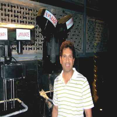 Sachin Tendulkar with Leverage Bowling Machine